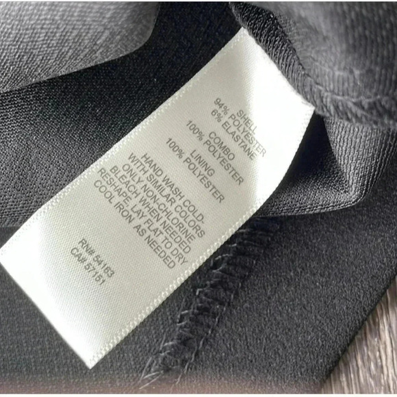 Eliza J Shawl Collar Sleeveless Tuxedo
Sheath Dress in Black size 4 - Picture 10 of 11